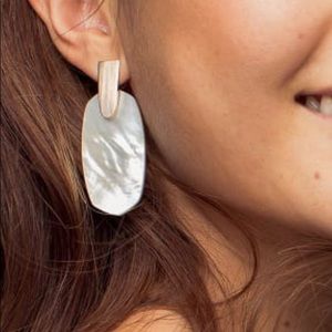 Kendra Scott Aragon Drop Earrings - White Pearl